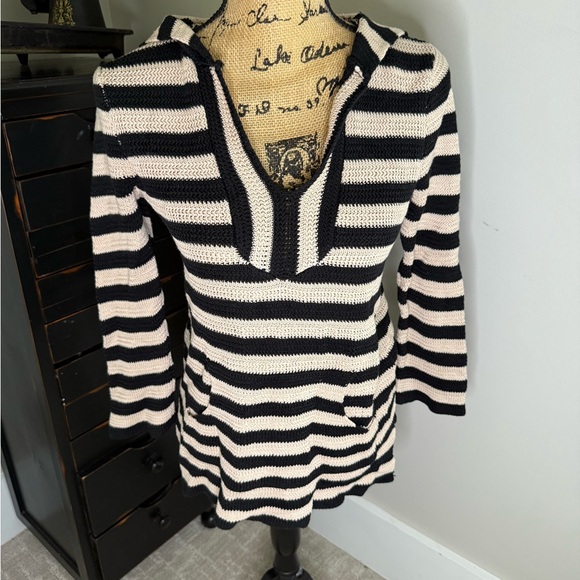 Trina Turk Black and Cream Knit Top - Picture 3 of 8